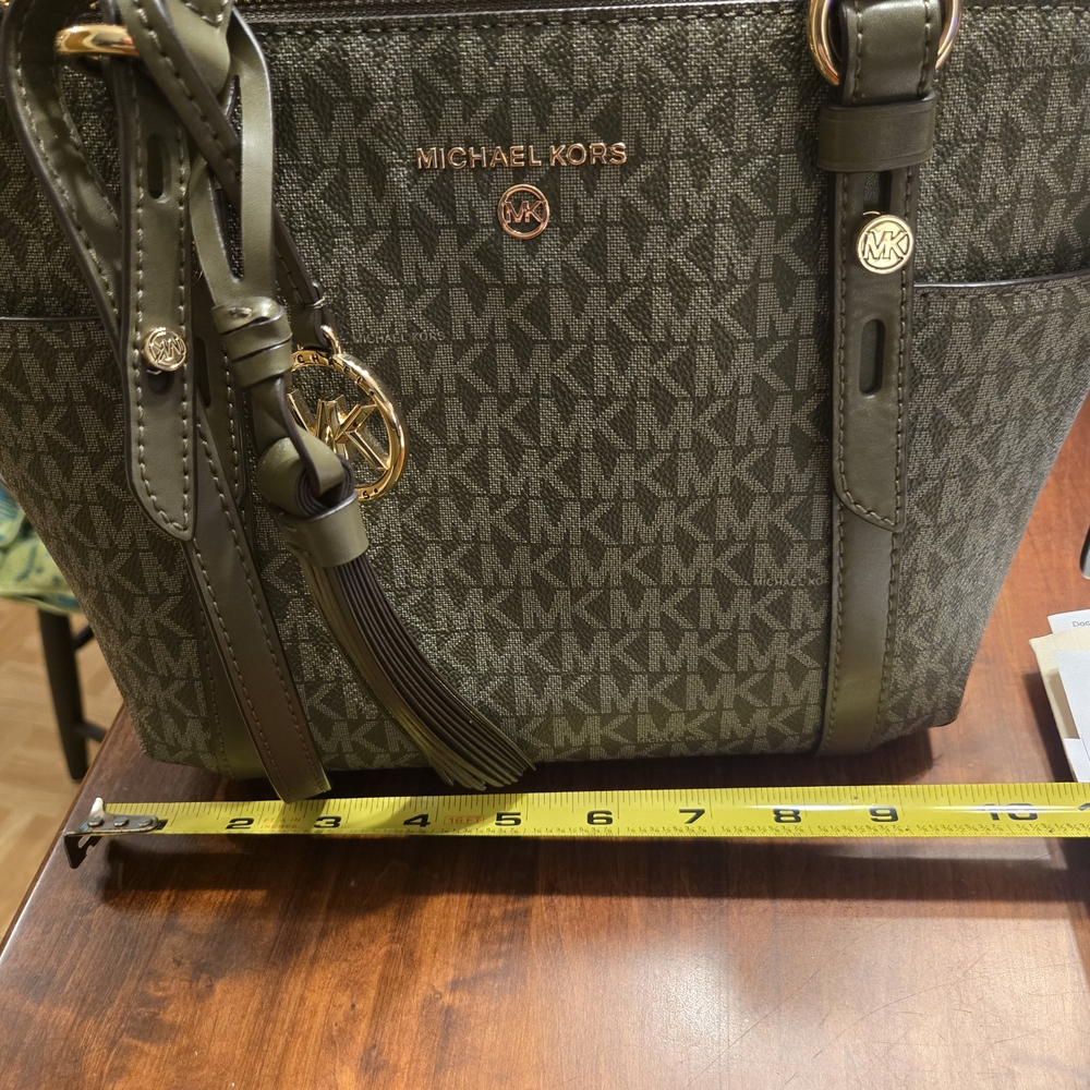 Michael Kors Olive Green Signature Tote Bag With Matching Phone Wallet - Picture 2 of 13